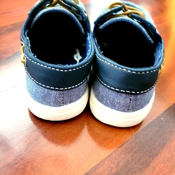 Children's Place boat shoe - Picture 3 of 6